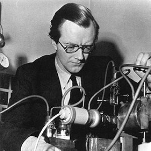 Maurice Wilkins with X-ray crystallographic equipment about 1954.